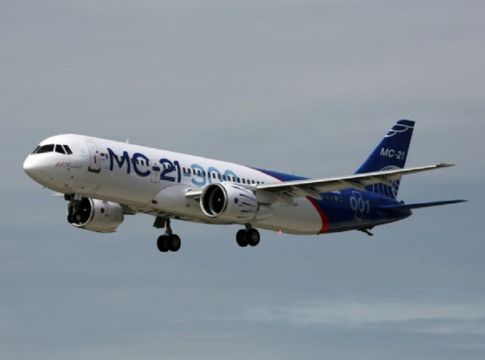 «Εναέριο μπλόκο» στη Ρωσία – Δεκάδες χώρες απαγορεύουν την είσοδο σε ρωσικά αεροσκάφη