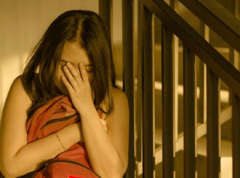 Λέσβος: Καταγγελία για σεξουαλική παρενόχληση από καθηγητή – «Έλεγε να κάτσουμε στα πόδια του για να… φύγει το άγχος»