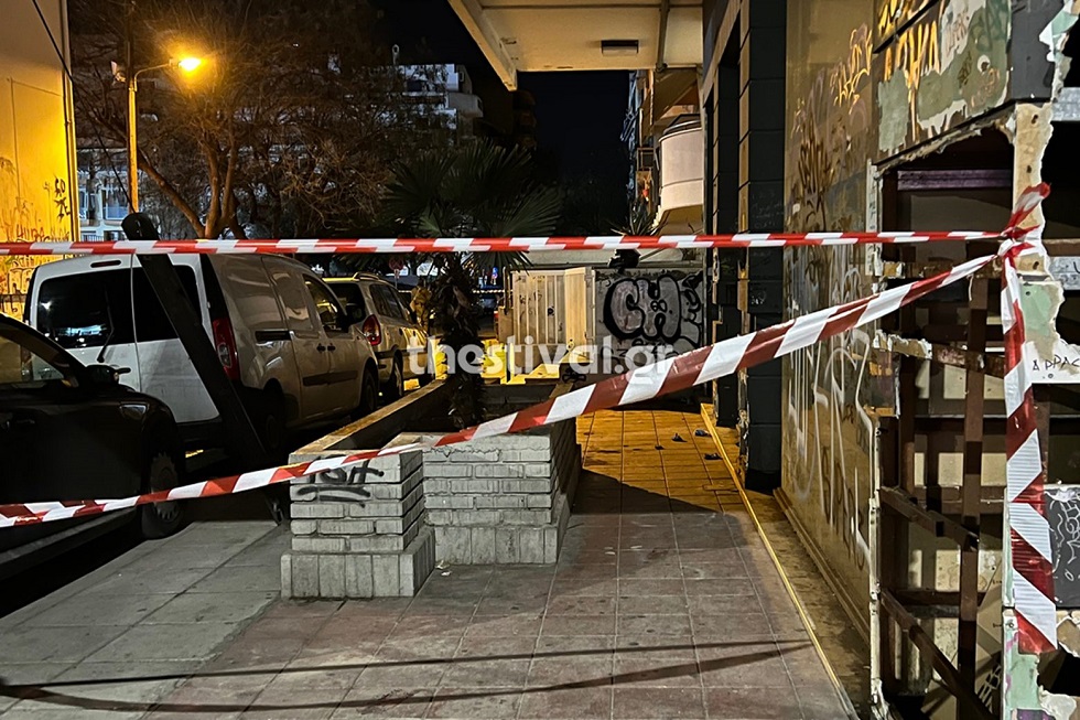 Θεσσαλονίκη: Ένα φαναράκι στο σημείο που έπεσε νεκρός ο 19χρονος (pic)