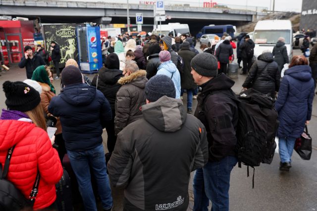 «Αυτή τη στιγμή δεν έχει νόημα να φύγουμε, γίνεται το αδιαχώρητο» – Έλληνας κάτοικος Κιέβου μιλά για την κατάσταση που επικρατεί