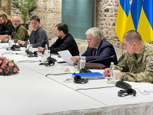 Βήματα προόδου για κατάπαυση του πυρός στην Ουκρανία – Στα «σκαριά» συνάντηση Πούτιν με Ζελένσκι
