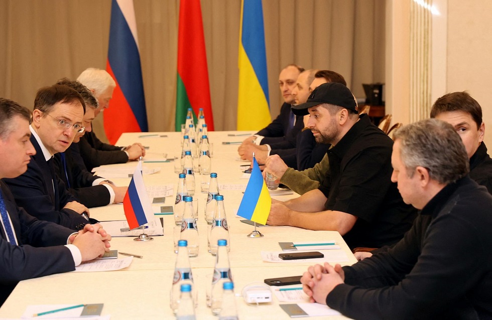 Πόλεμος στην Ουκρανία: Σε εξέλιξη οι συνομιλίες των δύο πλευρών στη Λευκορωσία