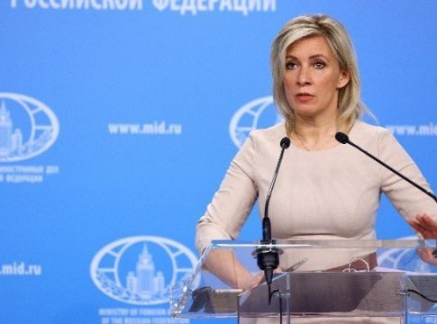 Μαρία Ζαχάροβα: Ποια είναι η «σιδηρά» κυρία της Ρωσίας που απείλησε ανοιχτά την Ελλάδα