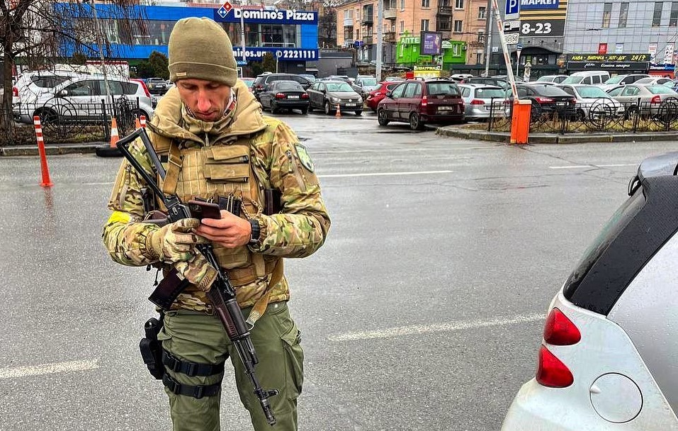 Συγκλονίζει ο Στακόφσκι μιλώντας στο «10» από το εμπόλεμο Κίεβο: «Σας παρακαλώ, βοηθήστε μας» (pics)