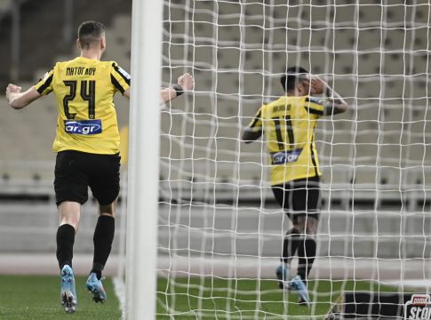 Προβάδισμα με Αραούχο για την ΑΕΚ (vid)