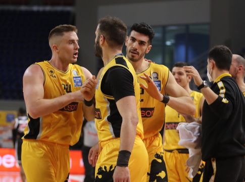 AEK: Τιμωρήθηκε με χρηματικό πρόστιμο για το ματς με τον Απόλλωνα Πάτρας