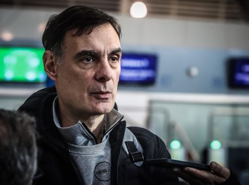 Μπαρτζώκας: «Λέω στους παίκτες να μην διαβάζουν τα σενάρια για το πόσες νίκες χρειαζόμαστε για την 3η, 4η, 5η θέση»