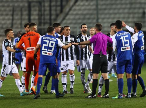 Ο νόμος της Τούμπας: Εκλεισε τα μάτια στην κόκκινη του Σοάρες ο Διαμαντόπουλος