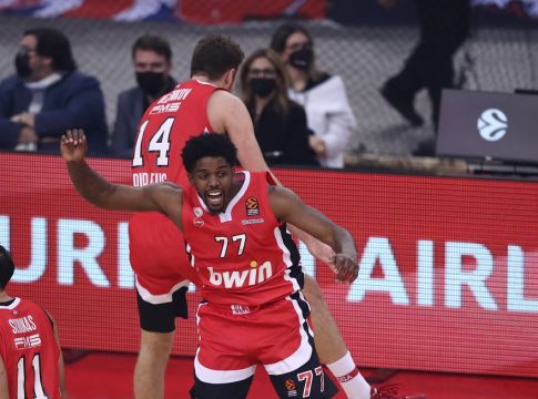 Το 73-38 να είναι καλά και το διπλό που «έφερε» το 3-0