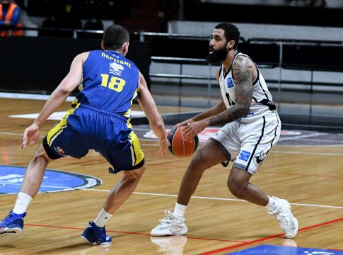 Απολλων Πάτρας – Λαύριο 72-62: Ακόμα πιο κοντά στην παραμονή οι Αχαιοί