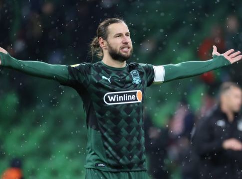 «Τρελαμένος» με ΑΕΚ ο Κριχόβιακ: Ξεκίνησε για Ελλάδα με δική του πτήση!