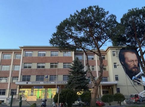 Ιταλία: «Έκοψαν» τον Ντοστογιέφσκι από το πανεπιστήμιο του Μιλάνου – Αντιδράσεις και μια τοιχογραφία του Ρώσου συγγραφέα