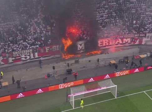 Άγιαξ – Φέγενορντ: Πήρε φωτιά η εξέδρα! (vid)