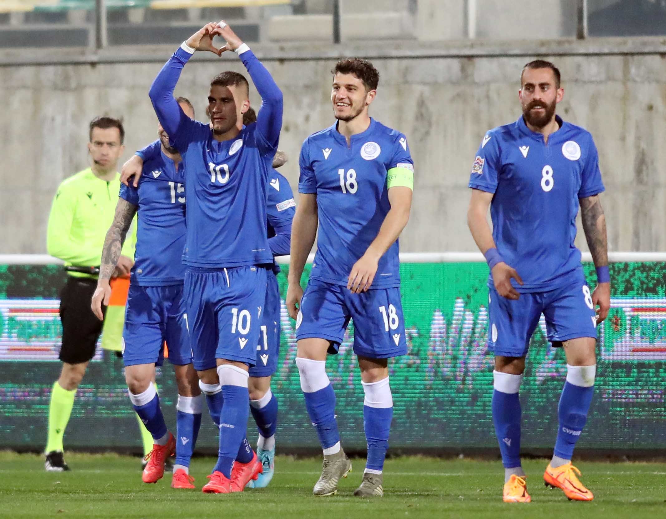 Η Κύπρος στον δρόμο της Ελλάδας (2-0, vid)