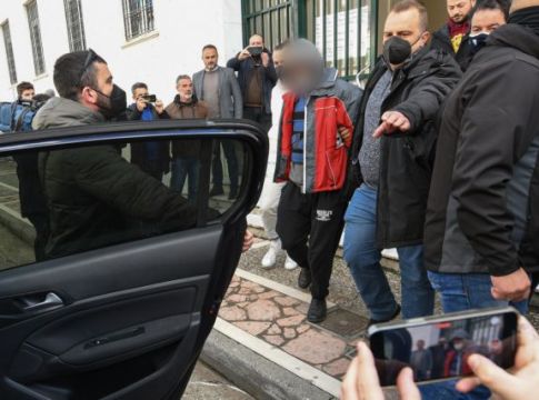 Έτσι σκότωσε την οικογένεια ο μακελάρης της Ανδραβίδας – Χρησιμοποίησε μαξιλάρι ως «σιγαστήρα»