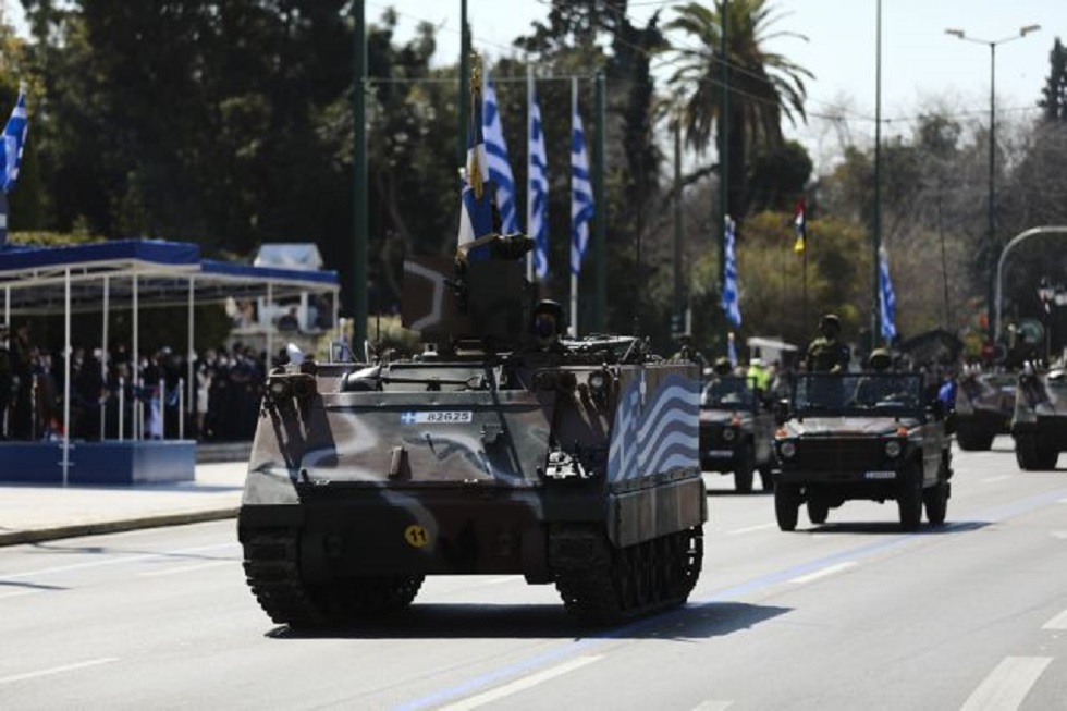 25η Μαρτίου: Μεγαλειώδης στρατιωτική παρέλαση στο Σύνταγμα [Εικόνες και Βίντεο]