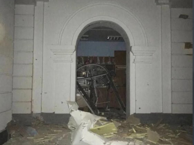 Εικόνες-σοκ: Οι Ρώσοι βομβάρδισαν μοναστήρι με 500 γυναικόπαιδα στο Ντονέτσκ