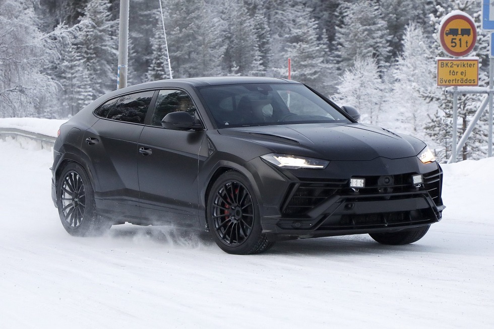 Lamborghini Urus Evo: Στο νήμα