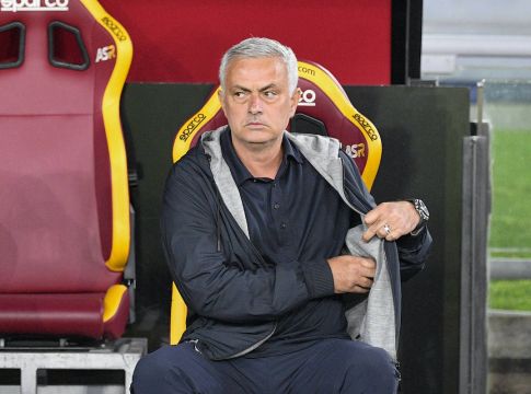 Μουρίνιο: «Η Ρόμα έπαιζε με την Φίτεσε, η Λάτσιο κάπνιζε τσιγάρα με τον Σάρι»