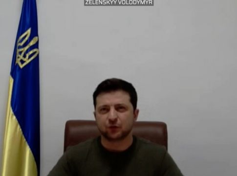 Δραματική ομιλία Ζελένσκι στο Ευρωκοινοβούλιο: «Η ζωή πάντα θα νικά τον θάνατο – Αποδείξτε πως είστε μαζί μας»