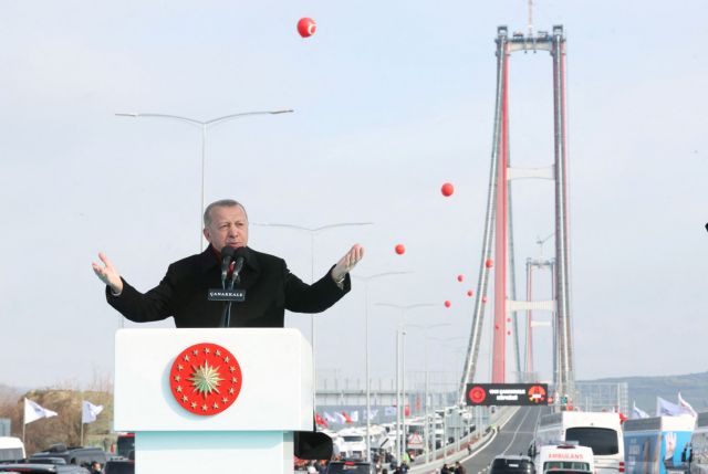 Αποκαλυπτήρια για τη μεγαλύτερη κρεμαστή γέφυρα παγκοσμίως – Τι συμβολίζει το αρχιτεκτονικό «θαύμα» της Τουρκίας