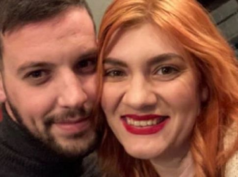 Πάτρα: Έξαλλος ο πατέρας των παιδιών στηρίζει την Ρούλα: «Το παρακάνανε»