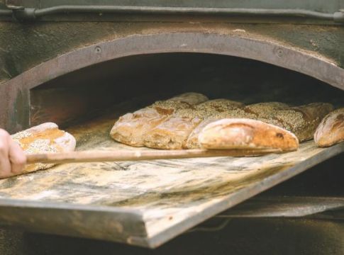 Εκτιμήσεις σοκ για την ακρίβεια: «Τέλεια καταιγίδα» στον κλάδο των τροφίμων και στην ενέργεια