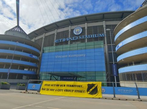 Αντίδραση των φιλάθλων της Μπρέντα για την πώληση της ομάδας