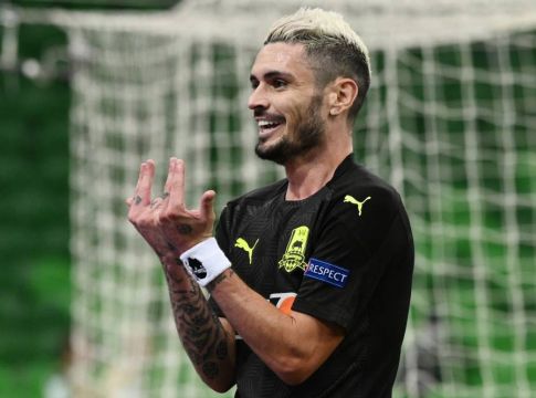 Για διακοπές στην Ελλάδα ο Καμπελά (pic)