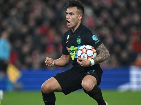 Από το ζενίθ στο ναδίρ μέσα σε ένα λεπτό η Ίντερ: Γκολάρα ο Λαουτάρο και αποβολή του Σάντσες (vids)