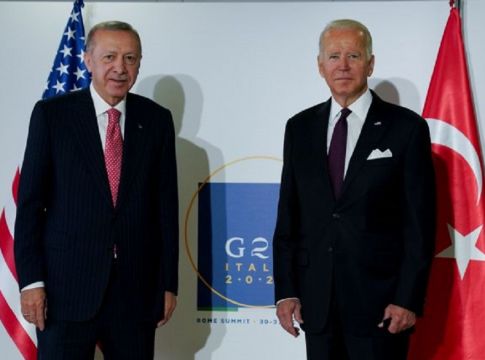 Συνάντηση Μπάιντεν – Ερντογάν στο περιθώριο της συνόδου του ΝΑΤΟ στις Βρυξέλλες