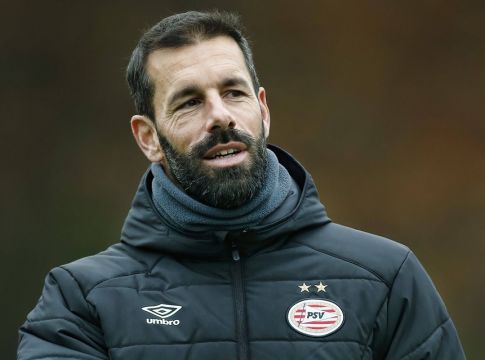 Αϊντχόφεν: Φαβορί για τον πάγκο της ο Φαν Νίστελροϊ