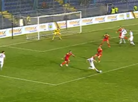 Πρώτη απειλή με Γιακουμάκη, κοντά στην ισοφάριση με Πέλκα (vid)