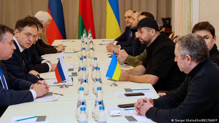 «Θρίλερ» με τις διαπραγματεύσεις μεταξύ Ρωσίας και Ουκρανίας – Γιατί θα καθυστερήσουν