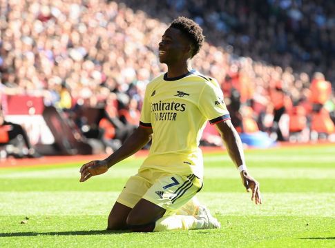 Προβάδισμα με γκολ του Σακά στο «Βίλα Παρκ» για την Άρσεναλ (vid)