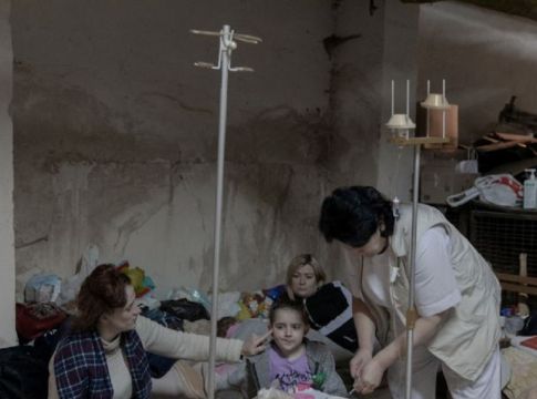 Συναγερμός από τον ΠΟΥ: Αρκετές επιθέσεις σε κέντρα Υγείας στην Ουκρανία – Παραβιάζεται το ανθρωπιστικό δίκαιο