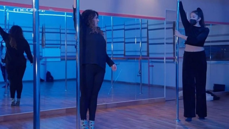 Night Out: Η Κατερίνα Ζαρίφη έκανε pole dancing! (vid)