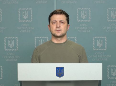 Από την εξορία και τη φυλακή, μέχρι… τον θάνατο – Τα τέσσερα σενάρια για το μέλλον του Ζελένσκι