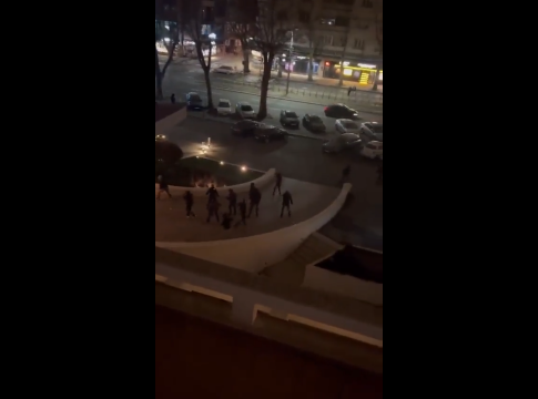 Ξύλο σώμα με σώμα οπαδών του Ερυθρού Αστέρα με της Ρέιντζερς (vid)