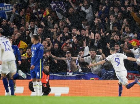 Απίθανος Μπενζεμά, «χτυπά» δύο φορές σε τρία λεπτά για τη Ρεάλ μέσα στο Λονδίνο (vids)