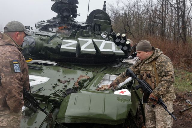 «Υπερόπλα» των Ουκρανών τα smartphones και τα… στρώματα αφρολέξ – Ο απίθανος εξοπλισμός απέναντι στο ρωσικό στρατό