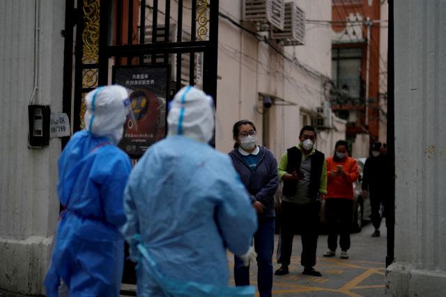 Μαζικά τεστ στο Πεκίνο εν μέσω φόβων για lockdown – Ρεκόρ θανάτων στη Σανγκάη