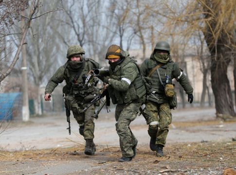 Ουκρανία: Αργή αλλά υπαρκτή η προώθηση των ρωσικών δυνάμεων στα ανατολικά της χώρας [Χάρτες]