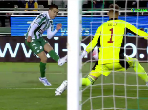 Απείλησε από πλάγια θέση ο Αϊτόρ, απέκρουσε ο Βατσλίκ (vid)