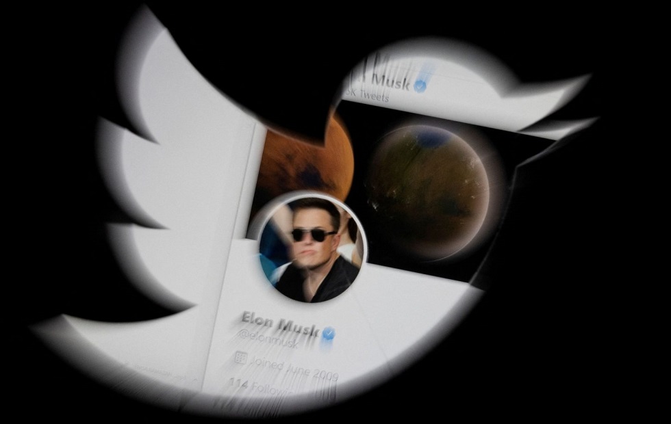 Έλον Μασκ: Αγόρασε το Twitter και έκανε το «deal του αιώνα»
