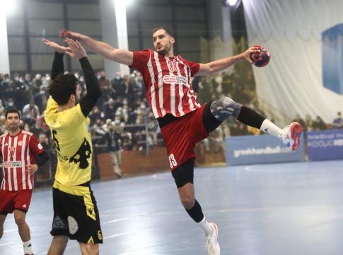 «Μάχες» στο Final 4 του χάντμπολ με πρόωρο «τελικό»