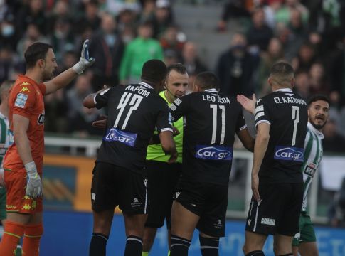 Με χρήση VAR πήρε πίσω το πέναλτι του ΠΑΟΚ ο διαιτητής (vid)