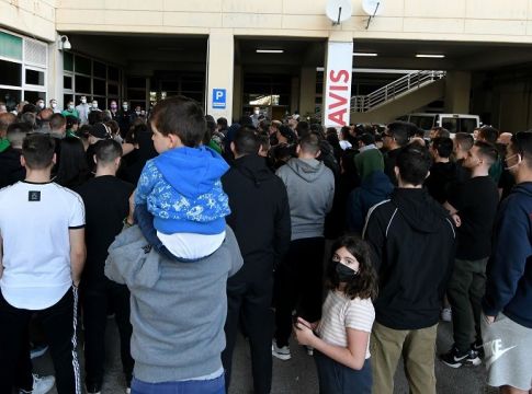 Οπαδοί του Παναθηναϊκού ντόπαραν ψυχολογικά τους παίκτες πριν το ντέρμπι με τον Ολυμπιακό