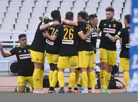 ΑΕΚ – Αρης: Κακή έξοδος από τον Τσιντώτα, 0-1 με τον Πάλμα (vids)