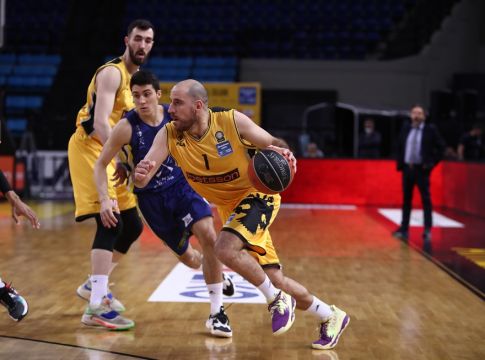 ΑΕΚ – Λαύριο 90-75: «Καθάρισε» με οδηγό Κολόμ η Ένωση
